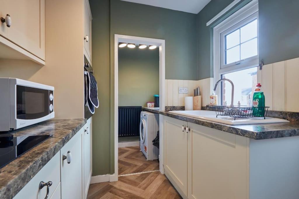 Cosy 3-Bedroom House In Seaham - Street Parking Zewnętrze zdjęcie